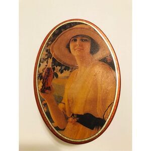 Coca Cola Vintage Bristol Ware Oval Shape Tin Box with Lid 6.25 "x 4.25" (1988)